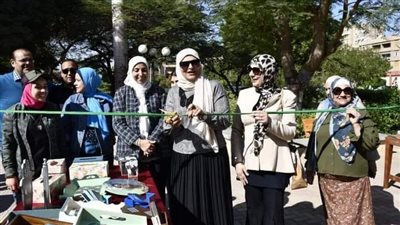 معرض للمنتجات اليدوية للأطفال ذوي الاحتياجات الخاصة بكلية البنات جامعة عين شمس