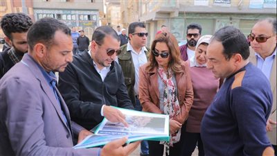 محافظ دمياط تتابع تنفيذ مشروع تطوير كورنيش النيل بمدينة الزرقا 