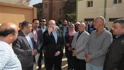محافظ بني سويف يستمع لمشكلات المواطنين المترددين على الإدارة الهندسية
