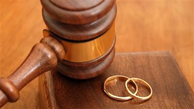 قانوني يوجه نصائح للمتزوجين عند كتابة عقود ودية بعد الانفصال
