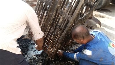 رئيس مياه القناة يتفقد أعمال تطهير بيارات المياه بمحطات الصرف الصحي 