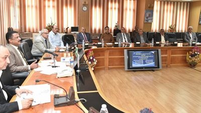 فرص عمل ومساعدات مالية ونفقات زواج في اللقاء الأسبوعى بالشرقية