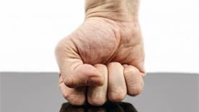 تفسير حلم ضرب الميت في المنام وعلاقته بارتكاب الذنوب 