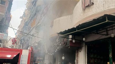 السيطرة على حريق بسوبر ماركت بالعجمي|صور 