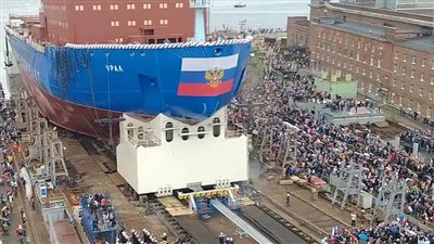 روسيا تدشن كاسحة جليد نووية عبر القطب الشمالي.. اعرف السبب