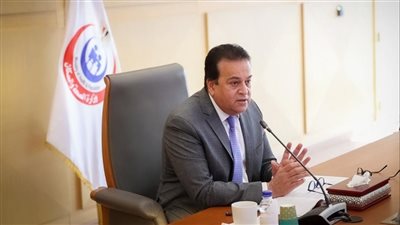 وزير الصحة يوجه بالتوزيع العادل للفرق الطبية بالمنشآت الصحية بالمحافظات