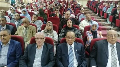 زراعة عين شمس: نحل العسل مؤثر حيوي ومؤشر بيئي للتغيرات المناخية 