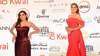 بألوان مبهجة.. ساندي وسارة عبد الرحمن على ريد كاربت ختام القاهرة السينمائي| فيديو وصور