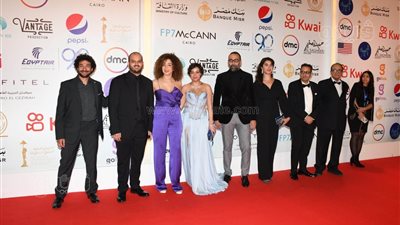 وصول أبطال وصُناع فيلم “صاحبتي” على ريد كاربت القاهرة السينمائي| فيديو وصور