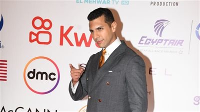 حسن أبو الروس يكشف علاقته بـ حسين فهمي وحقيقة طرده من مهرجان القاهرة | فيديو