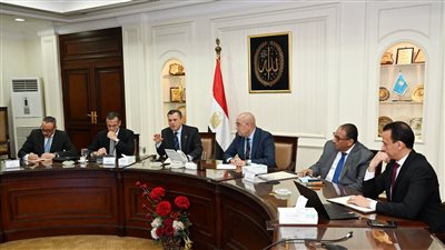 وزيرا الإسكان والسياحة يبحثان التعاون في تنفيذ الاستراتيجية الوطنية لتنمية السياحة