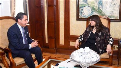 وزيرة الهجرة تستقبل مستشار منظمة الصحة العالمية لشئون الأبحاث الإكلينيكية واللقاحات