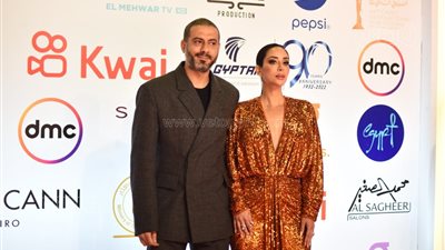 بفستان دهبي لامع.. بسنت شوقي تتألق في ختام القاهرة السينمائي|فيديو وصور