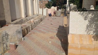 بدء أعمال رصف الشوارع الرئيسية بالانترلوك لمقابر أبو الوفا وأبو المعاطي بدمياط 