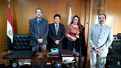 وفد من نقابة البيطريين يلتقي رئيس هيئة سلامة الغذاء.. ويؤكد ضرورة تعيين الأطباء