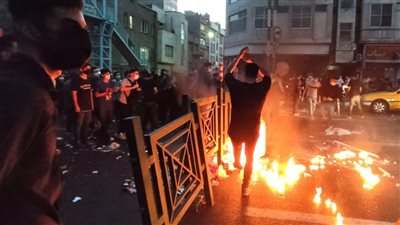 نار تحت الرماد.. ماذا يحدث فى إيران بعد الجمهورية الإسلامية؟