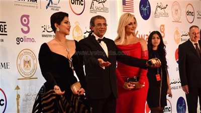  خالد يوسف يعلق على صورته مع شمس ورانيا: بطلتا 