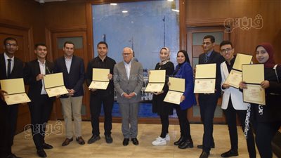 محافظ بورسعيد يشهد تخريج دفعتين من مصممي المواقع الإلكترونية |صور