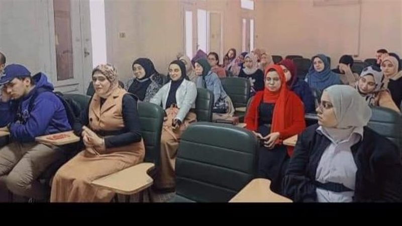 جانب من ندوة اداب