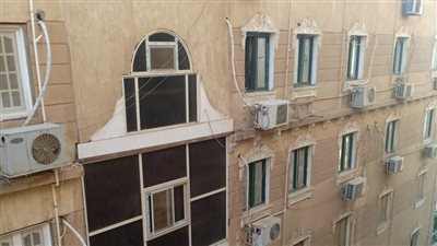 مصرع موظف أثناء تركيب شباك شقته في القليوبية 