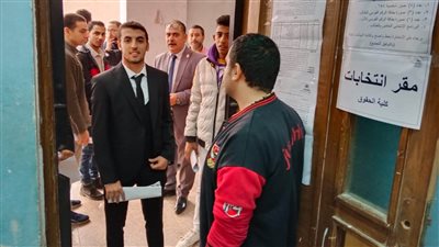 إقبال كبير من طلاب جامعة حلوان على سحب استمارات الترشح لانتخابات الاتحادات الطلابية
