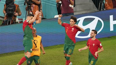 كأس العالم 2022.. خبير تحكيمي يكشف هل استحق رونالدو ركلة جزاء أمام غانا؟