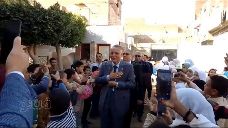 ممر شرفي لمدير مدرسة