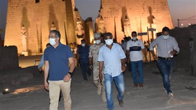 وزير السياحة والآثار يعتمد ضوابط التصوير التجاري والسينمائي بالمتاحف