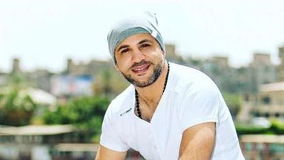 عزيز الشافعي يحتفل بـ 