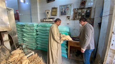 حملة مفاجئة لمحافظ الفيوم لمتابعة أداء المخابز البلدية 