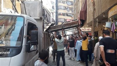 رفع 120 طن مخلفات بفيصل وضبط 34 تروسكيلا مخالفا بالجيزة|صور