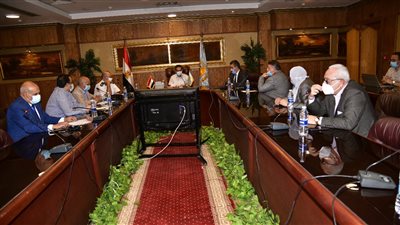 محافظ الغربية يتابع استعدادات الجهات والهيئات المعنية لاستقبال الموجة الرابعة من كورونا