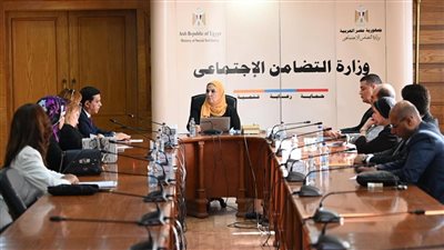 وزيرة التضامن تبحث مع حزب 