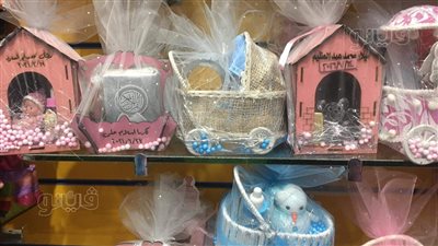 شاهد|أدوات سبوع ونجف نحاس.. جولة داخل درب البرابرة «شارع المناسبات السعيدة»