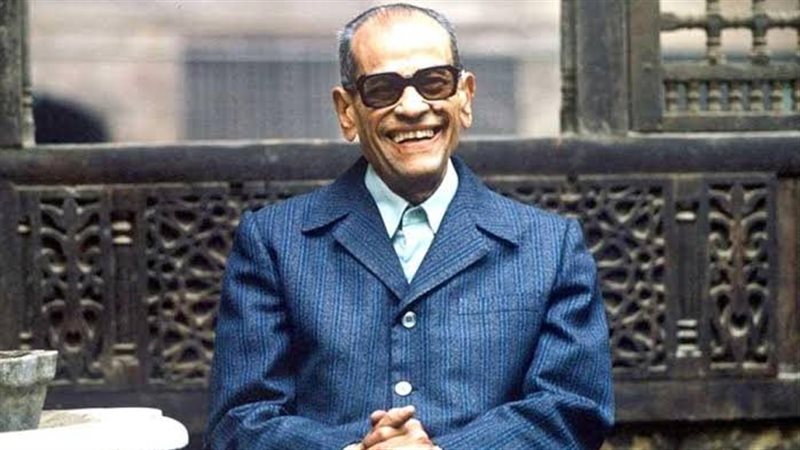 الأديب نجيب محفوظ