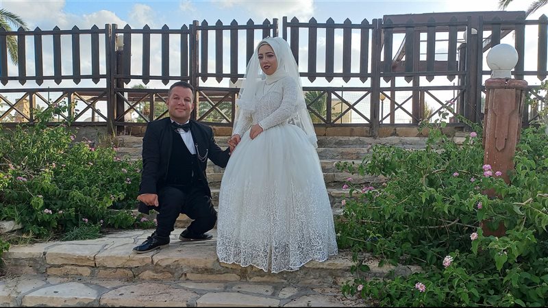 سيشن حسين وأسماء