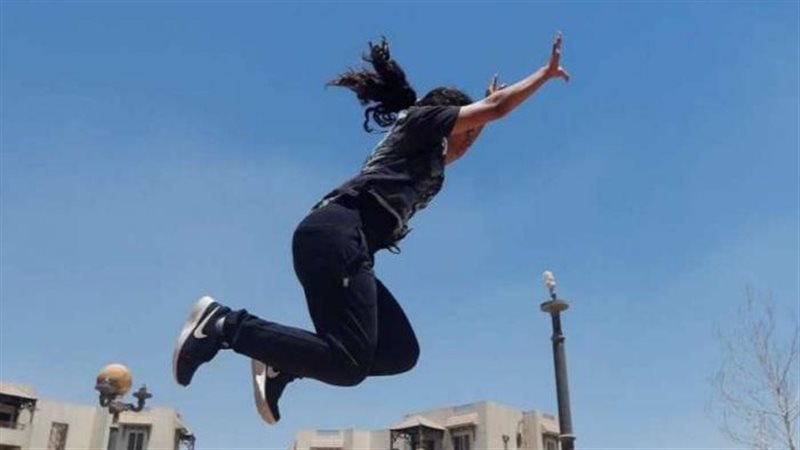 انتحار فتاة - صورة