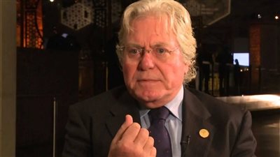 حسين فهمي يدخل عالم السوشيال ميديا: ناس بتتكلم باسمي وبتقول معلومات غلط