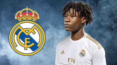 إدواردو كامافينجا يجتاز الكشف الطبي في ريال مدريد