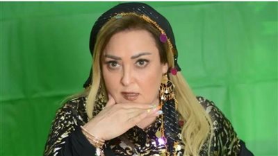 نهال عنبر تهنئ متابعيها بالعام الميلادي الجديد