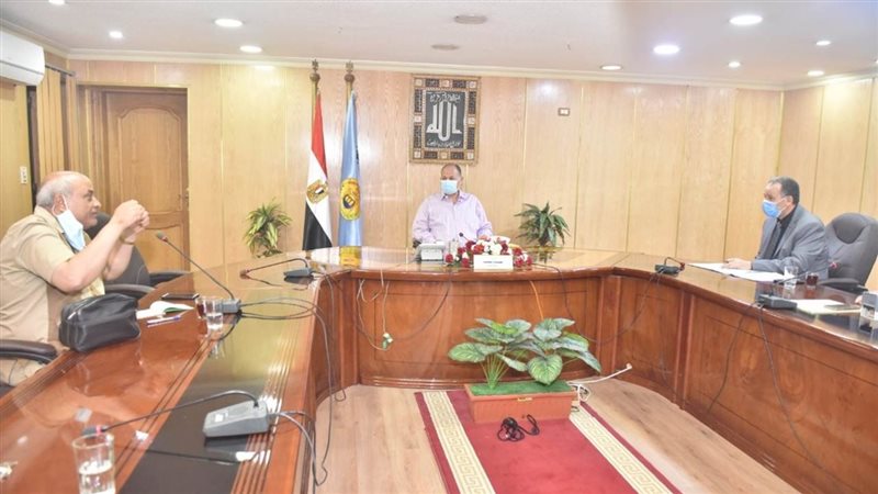 اجتماع محافظ أسيوط