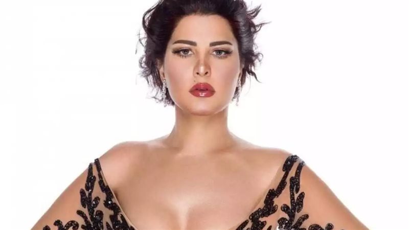 الفنانة شمس الكويتية