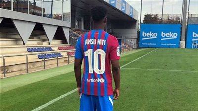 برشلونة يستعد للتخلص من عبء القميص رقم 10