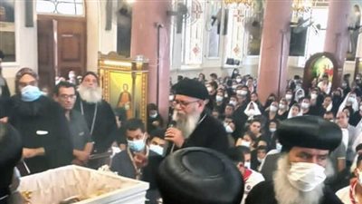 أساقفة الصعيد يترأسون صلاة جنازة القمص اثناسيوس بنجع حمادي 