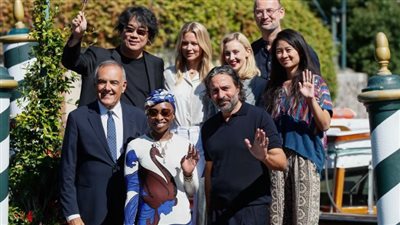 مدير مهرجان فينيسيا السينمائي بحفل الافتتاح: يبدو أن مستقبل السينما مبشرًا