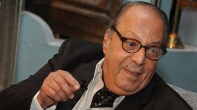 إحالة بلاغ يتهم شخصا بانتحال صفة الفنان أسامة عباس إلى النيابة 