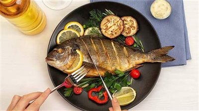 احذره.. هذا المشروب لا تتناوله مع الأسماك | فيديو