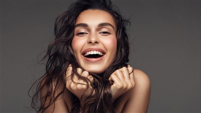 تفسير حلم الضحك في المنام وعلاقته بحدوث متاعب وحزن وهم