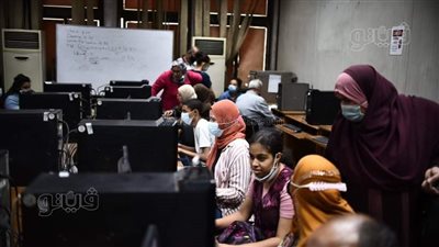 إقبال على معامل تنسيق جامعة القاهرة لتسجيل رغبات المرحلة الثانية | فيديو 