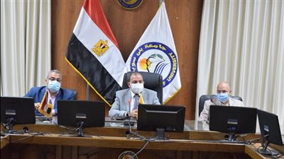 رئيس جامعة بني سويف: توفير 10 أماكن للتطعيم ضد فيروس كورونا